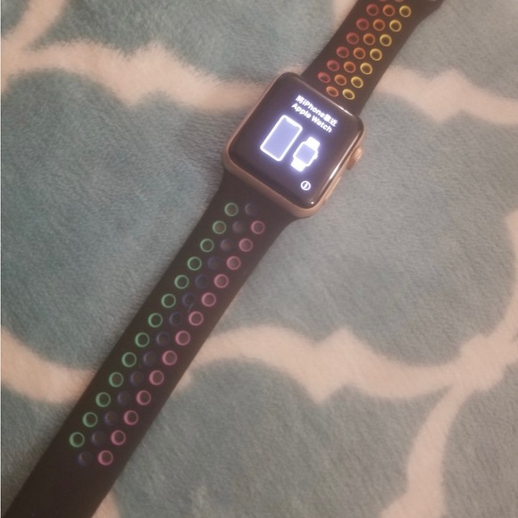 Apple Watch Series 3 gold - Picture 3 of 3